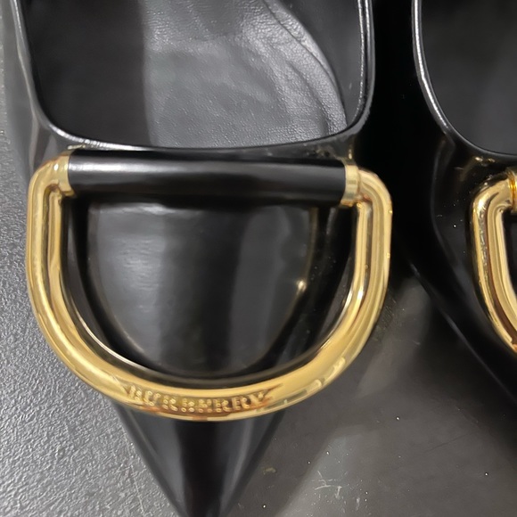 Burberry Flanagan D-Ring Pumps. Made in Italy. Size: US 8 1/2, UK 6, EUR 39 - Picture 7 of 16